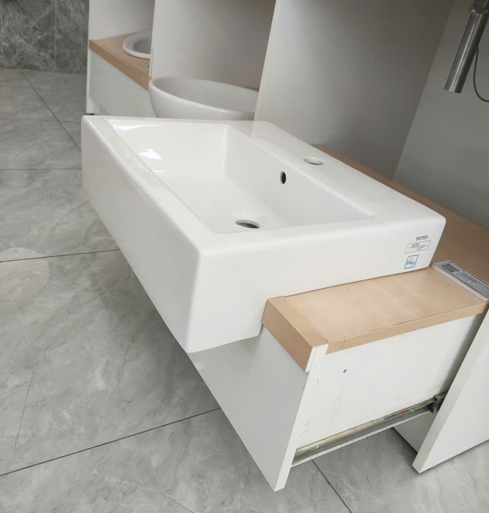 Hình thực tế chậu rửa mặt TOTO LT647CS